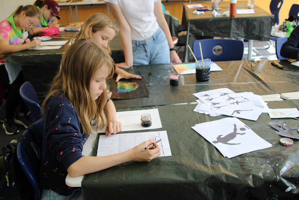 Bunte Sommerwerkstatt in Eupen (Bild: Chantal Scheuren/BRF)