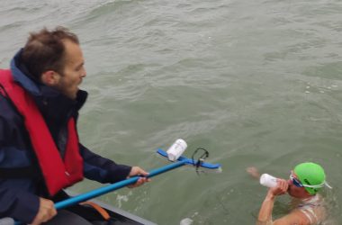 Marieke Blomme schwimmt als erste Frau die ganze belgische Küste entlang (Bild: Crew/Timothy Flott)