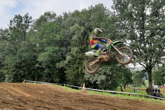 Motocross in Recht trotzt dem Regen (Bild: Christophe Ramjoie/BRF)