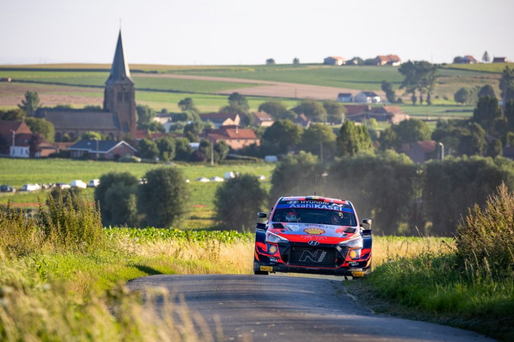 Thierry Neuville und Martijn Wydaeghe führen bei der Ypern-Rallye Belgien (Bild: Fabien Dufour/Hyundai Motorsport)