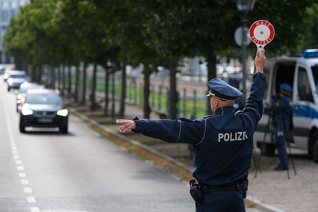 Polizeikontrolle in Deutschland (Illustrationsbild: Soeren Stache/DPA)