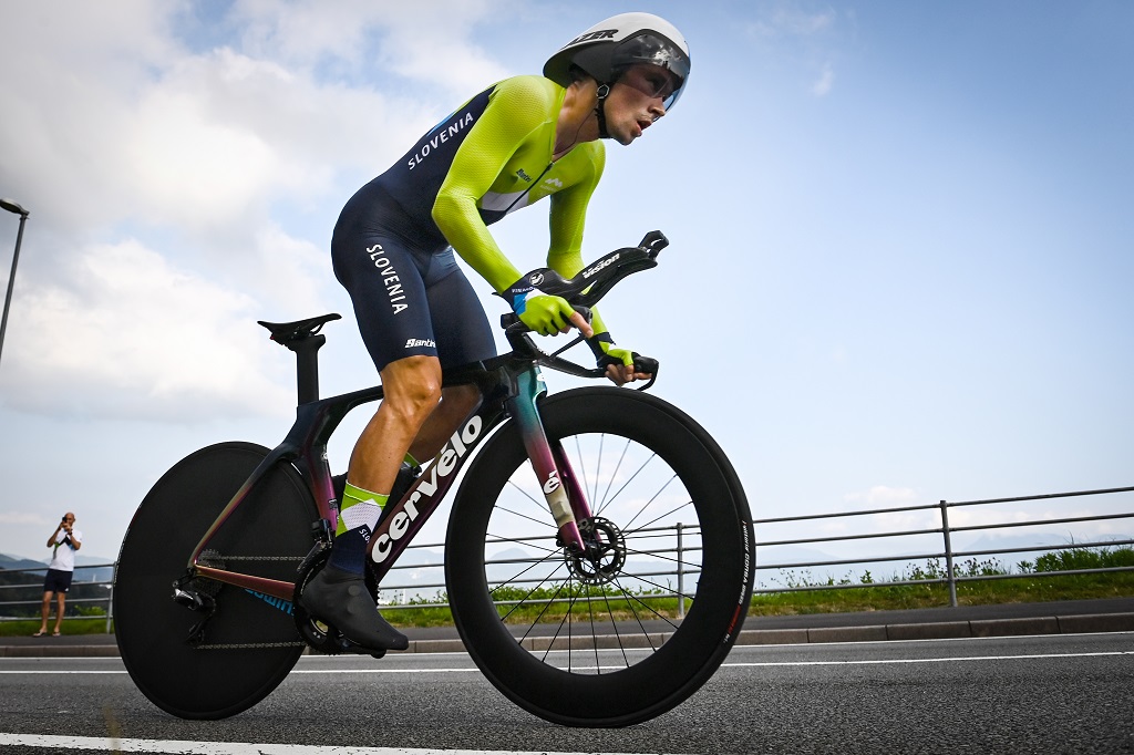 Nach Olympia-Gold sichert sich Roglič auch den Sieg im Auftaktzeitfahren der Vuelta a España (Bild: Jasper Jacobs/Belga)