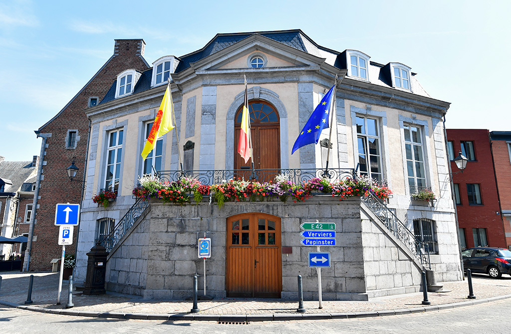 Das Rathaus von Theux (Bild: John Thys/Belga)