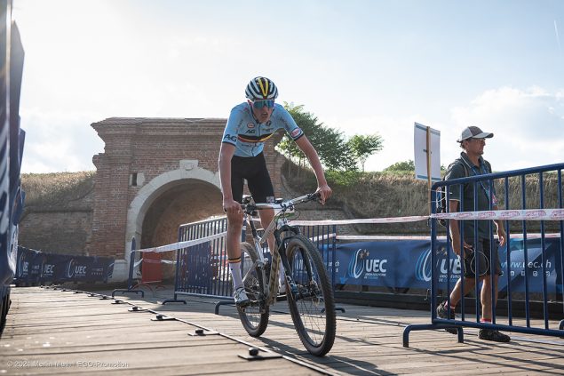 Der Raerener Mountainbiker Tim Rex bei seiner EM-Premiere in Novi Sad (Bild: Muthsrb-novisad-ech-xcr)