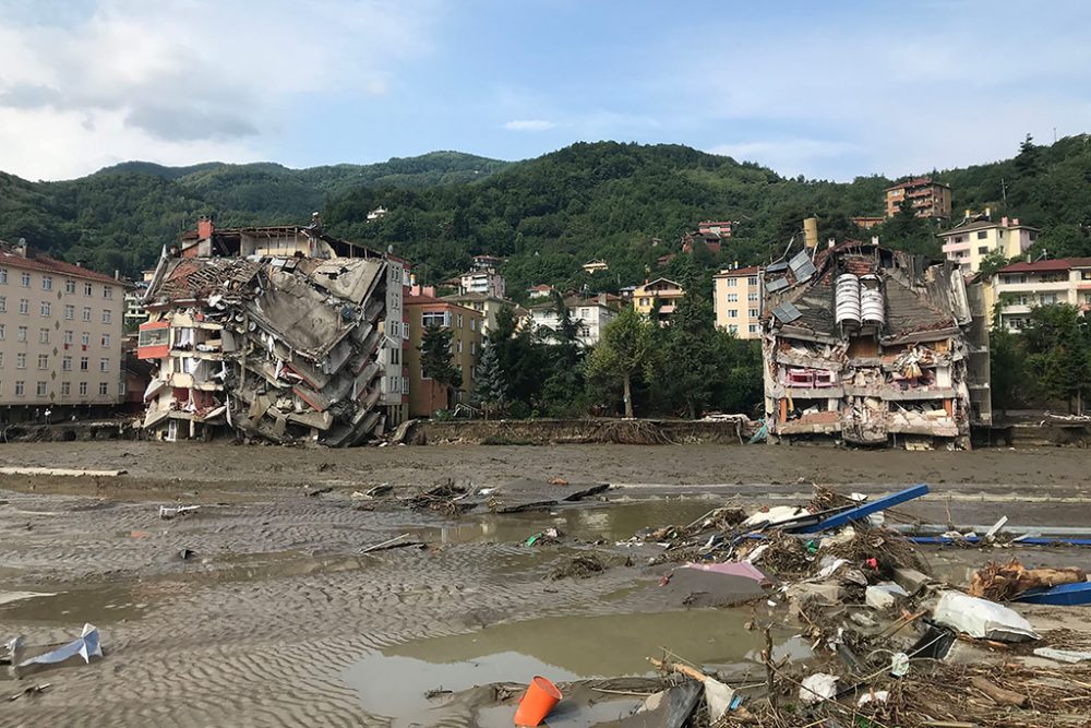 Die Überschwemmungen haben unter anderem in der Stadt Kastamonu große Schäden angerichtet (Bild: AFP Photo/IHH)