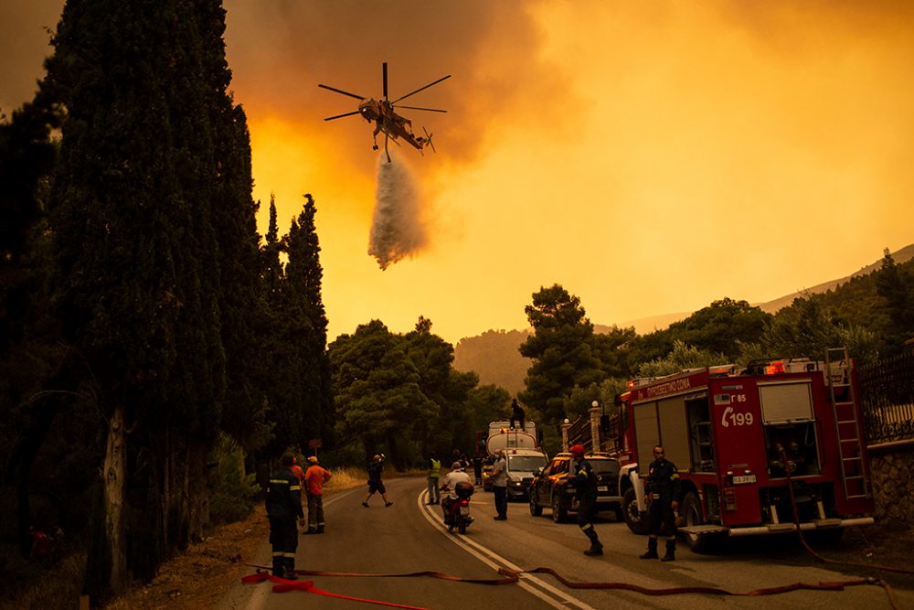 Waldbrand im Nordwesten von Athen (Bild: Angelos Tzortzinis/AFP)