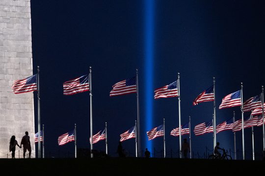 Der 'Turm des Lichts' am Pentagon, eine Installation zum Gedenken an die 9/11-Opfer (Bild: Saul Loeb/AFP)