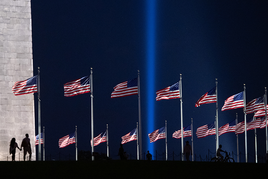 Der 'Turm des Lichts' am Pentagon, eine Installation zum Gedenken an die 9/11-Opfer (Bild: Saul Loeb/AFP)