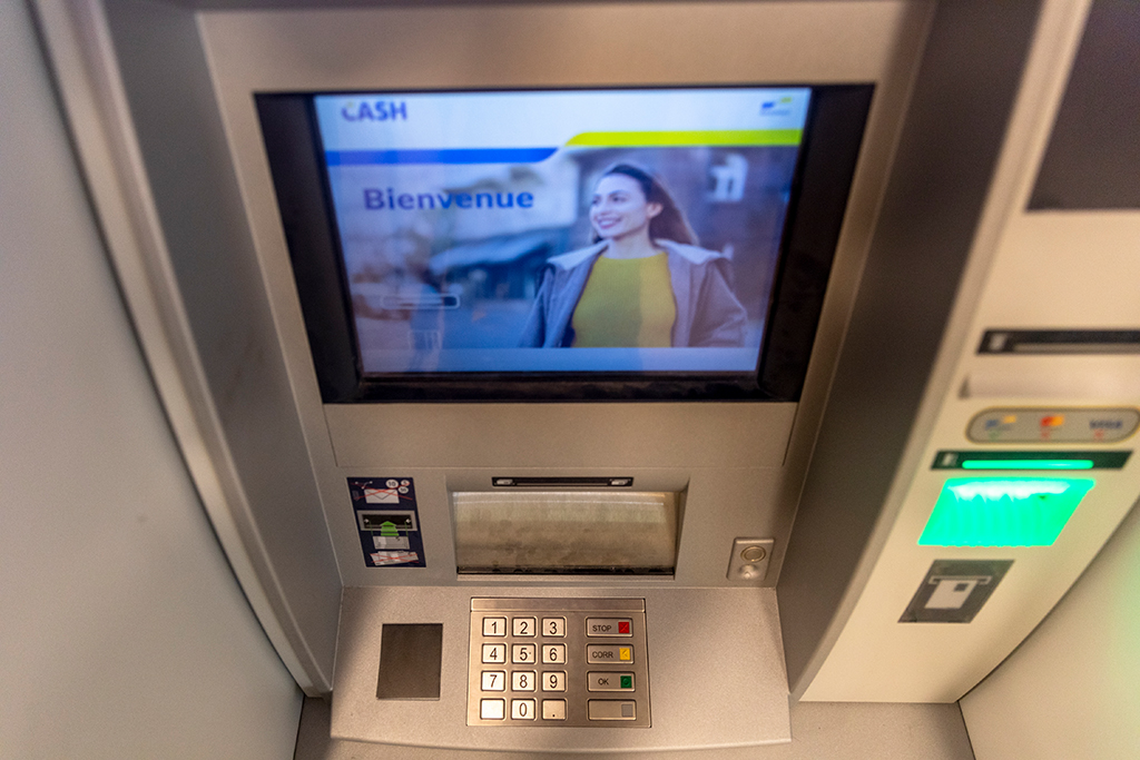 "Neutraler" Bancontact-Geldautomat in Anderlecht (Bild: Hatim Kaghat/Belga)