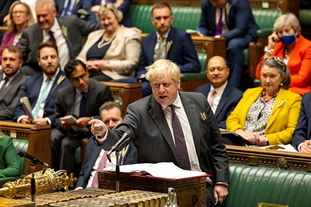 Der britische Premier Boris Johnson hat sein Kabinett teilweise neu besetzt (Bild: AFP Photo/Roger Harris/UK Parliament)