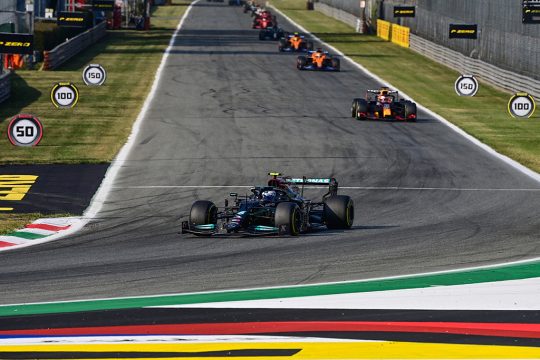 Valtteri Bottas gewinnt das Formel-1-Sprintrennen in Monza (Bild: Andrej Isakovic/AFP)
