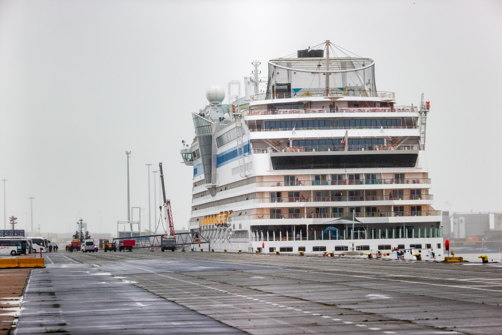 Kreuzfahrtschiff im Hafen von Zeebrugge (Bild: Kurt Desplenter/Belga)