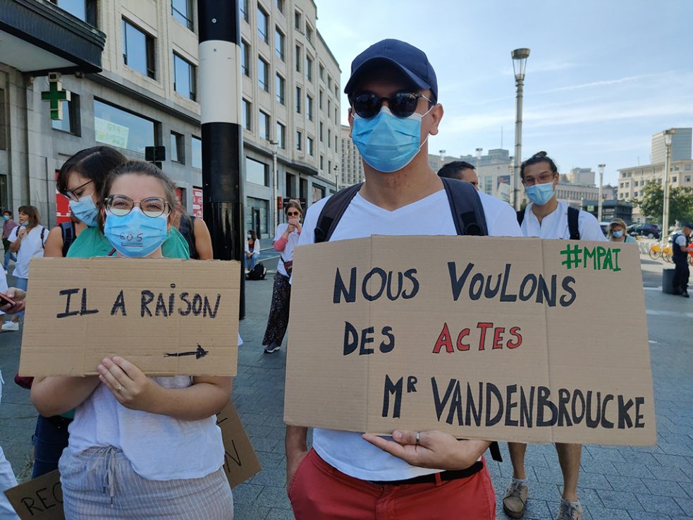 Mitarbeiter aus dem Pflegesektor bei einer Demonstration am 6. September 2021 in Brüssel (Archivbild: Ophélie Delarouzée/BELGA)