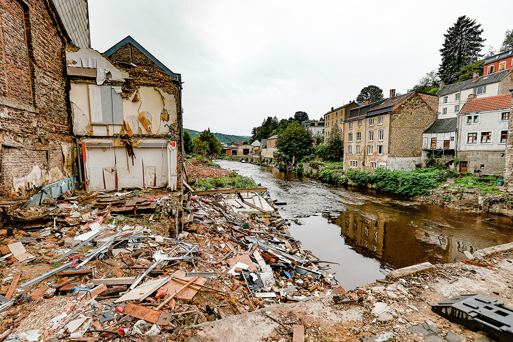 Zerstörungen nach der Flutkatastrophe in Ensival am 15. September (Bild: Bruno Fahy/Belga)