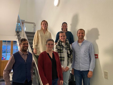 Die neue Jugendkommission der DG: (v.l.n.r.) André Schmatz, Michèle Radermacher, Isabelle Weykmans, Calvin Keutgen, Nicole Keutgen und Denis Jansen (Bild: Kabinett Weykmans)