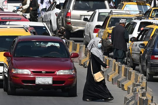 Frau in Afghanistan (Illustrationsbild: Aamir Qureshi/AFP)