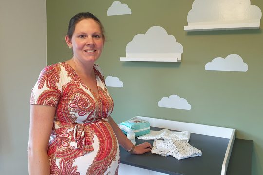 Die künftige Mutter Marina Kniebs (Bild: Lena Orban/BRF)