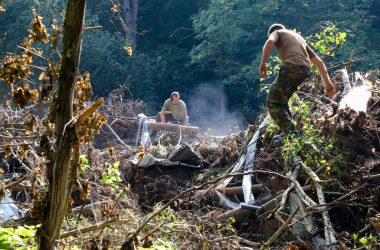 Militär beginnt Aufräumarbeiten an der Weser in Eupen (Bild: Julien Claessen/BRF)