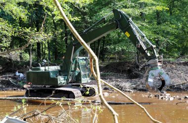 Militär beginnt Aufräumarbeiten an der Weser in Eupen (Bild: Julien Claessen/BRF)