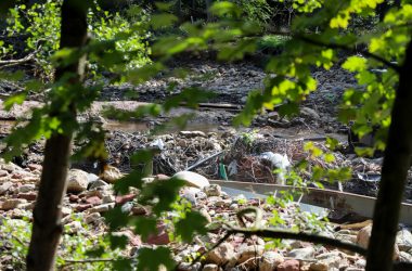 Militär beginnt Aufräumarbeiten an der Weser in Eupen (Bild: Julien Claessen/BRF)