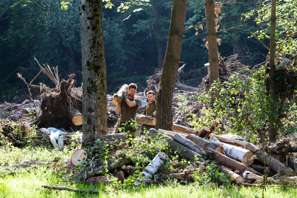 Militär beginnt Aufräumarbeiten an der Weser in Eupen (Bild: Julien Claessen/BRF)