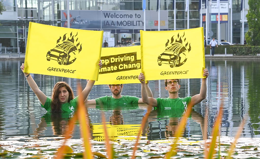 Greenpeace-Protestaktionen bei Automesse IAA Mobility