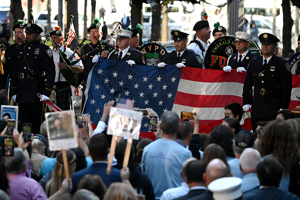 20 Jahre nach 9/11: Gedenkfeier in New York (Bild: Jim Watson/AFP)