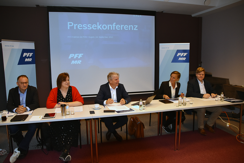 Die PFF stellt sich und ihre Arbeit vor (Bild: Chantal Scheuren/BRF)