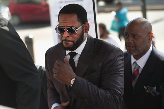 R. Kelly auf dem Weg in den Gerichtssaal