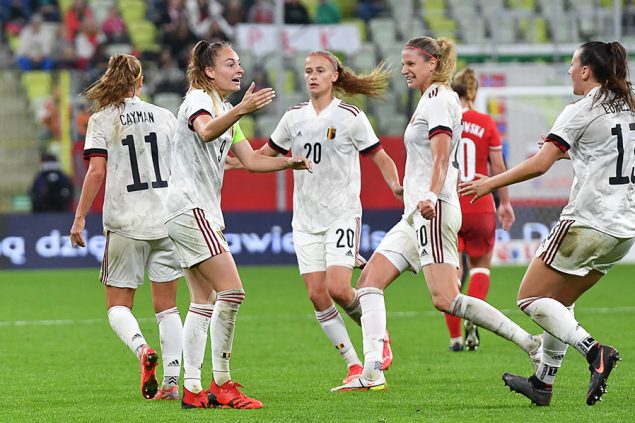 Die Red Flames nach dem Ausgleich-Treffer gegen Polen in Danzig (Bild: David Catry/Belga)