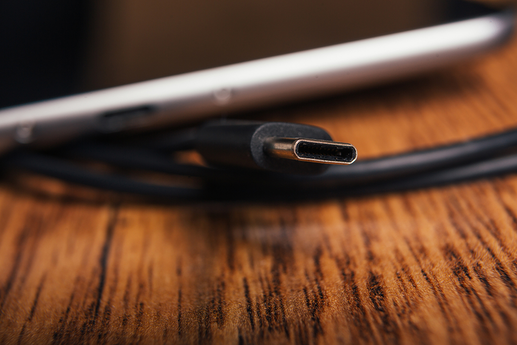 USB-C-Kabel (Bild: © PantherMedia Stock Agency / Ruslan Grigoriev)