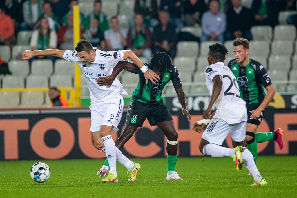 Eupen's Smail Prevljak and Cercle's Leonardo Da Silva Lopes fight for the ball during a soccer match between Cercle Brugge and KAS Eupen, Friday 17 September 2021 in Brugge, on day 8 of the 2021-2022 'Jupiler Pro League' first division of the Belgian championship. The match focuses on 'September Blood Cancer Month' and the fight against leukemia. The battle of Cercle goalkeeper Miguel Van Damme, but also of thousands of others in our country. On the initiative of main partner and shirt sponsor Napoleon Sports and Casino, Cercle Brugge plays the game with the ME TO YOU logo on the shirts to put the foundation in the spotlight. BELGA PHOTO KURT DESPLENTER