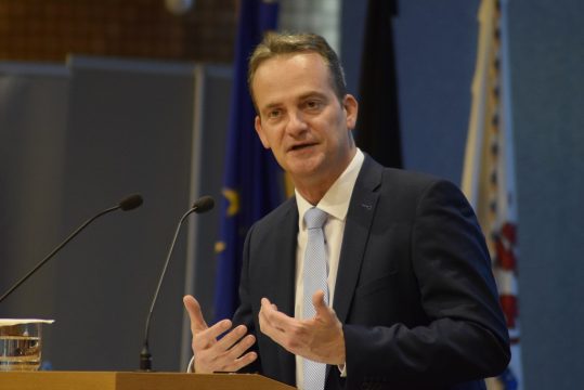 Ministerpräsident Oliver Paasch im PDG (Bild: Stephan Pesch/BRF)