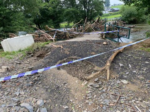 Diese Brücke zwischen Auel und Steffeshausen wurde ebenfalls vom Hochwasser im Juli zerstört. Inzwischen wurde sie abgerissen (Bild: privat).