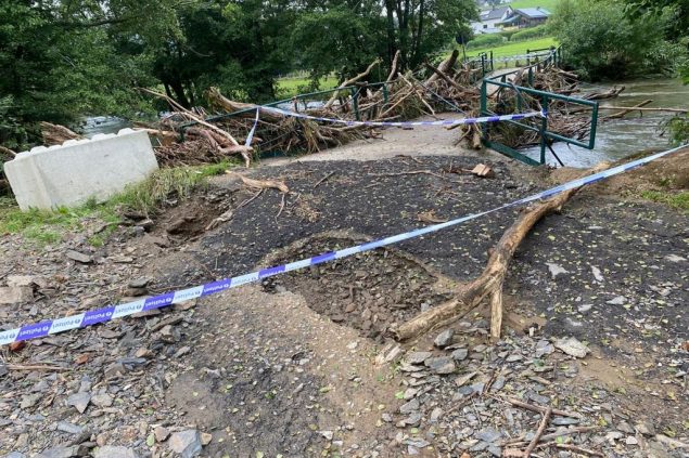 Diese Brücke zwischen Auel und Steffeshausen wurde ebenfalls vom Hochwasser im Juli zerstört. Inzwischen wurde sie abgerissen (Bild: privat).