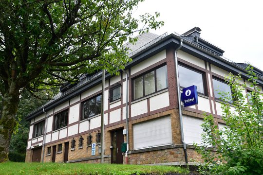 Die Polizeistation in Büllingen (Bild: John Thys/Belga)