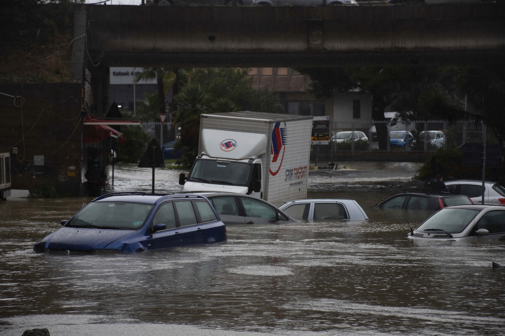 Überschwemmungen in Süditalien, wie hier im sizilianischen Catania (Bild: Stringer/ANSA/AFP)