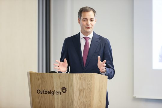 Premier De Croo beim Antrittsbesuch in Eupen (Bild: Bruno Fahy/Belga)