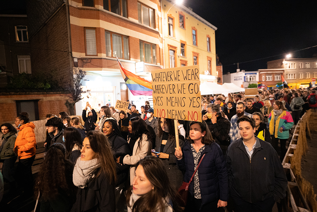 Die Demonstration führte durch ein Stadtviertel von Ixelles (Bild: Juliette Bruynseels/Belga)