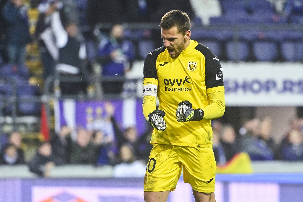 Ex-AS-Keeper Hendrik van Crombrugge war der Held des Abends für den RSC Anderlecht (Bild, Laurie Dieffembacq/Belga)