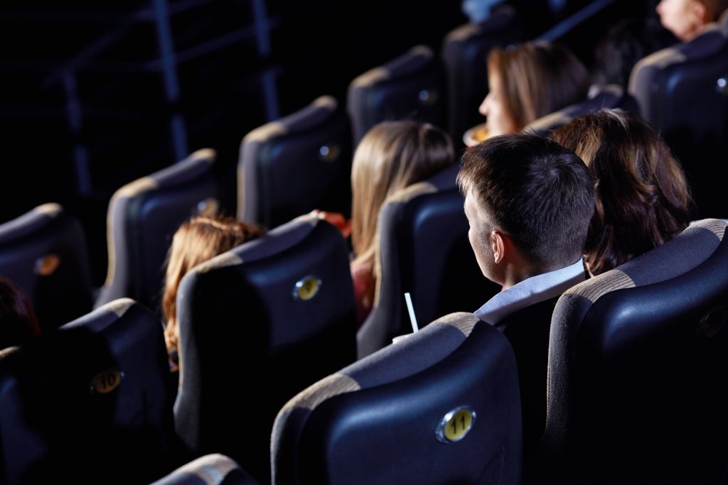 Zuschauer im Kinosaal