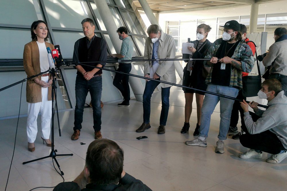 Die Grünen-Co-Vorsitzenden Annalena Baerbock und Robert Habeck wollen Verhandlungen über eine Ampel-Koalition führen (Bild: Larissa Rausch/AFP)