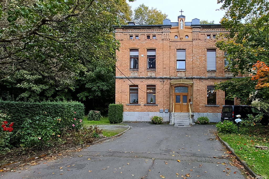 Die Pfarrbibliothek St. Josef wird Ende Oktober wiedereröffnet - am neuen Standort im Pfarrhaus in der Haasstraße 52 (Bild: Alfred Minke)