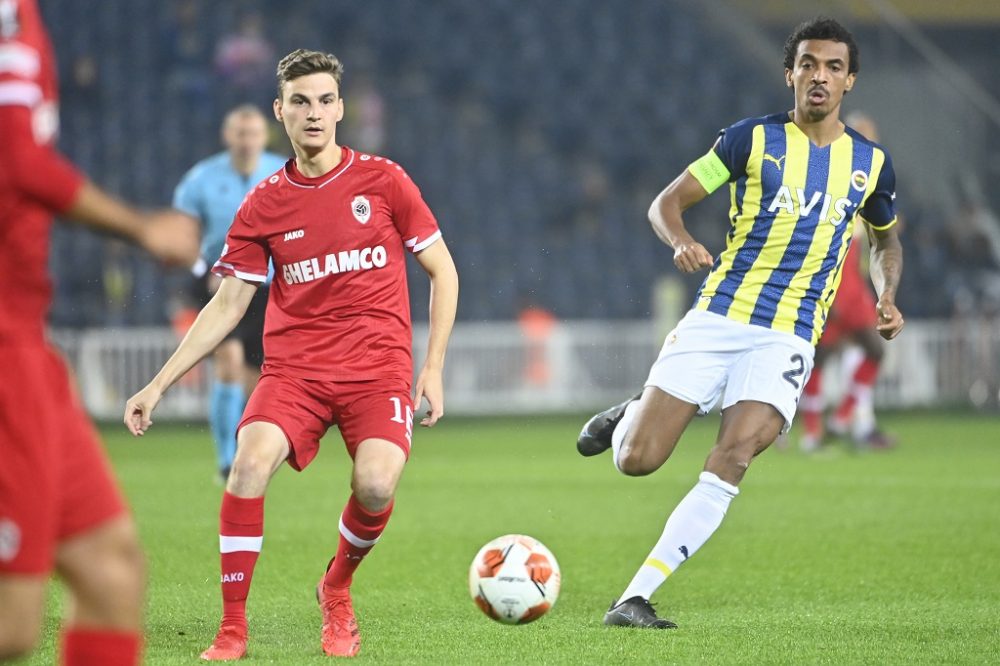 Pieter Gerkens sicherte Antwerpen einen Punkt gegen Fenerbace Istanbul einen Punkt (Bild: Laurie Dieffembacq/Belga)