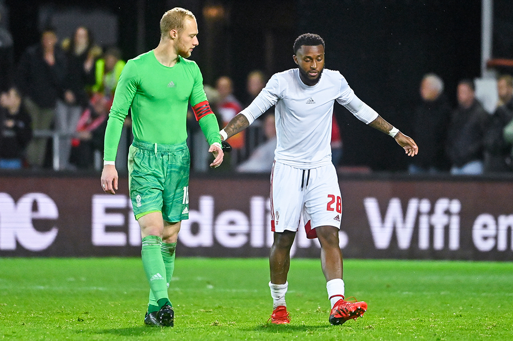 Standard-Keeper Arnaud Bodart und Samuel Bastien nach der Niederlage (Bild: Laurie Dieffembacq/Belga)