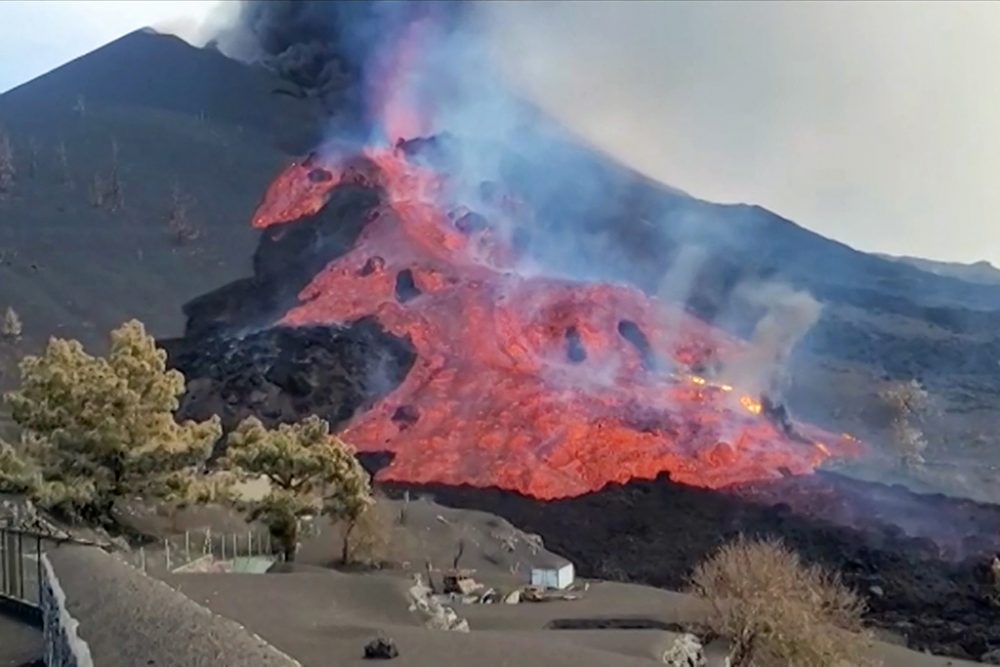 Vulkan auf La Palma (Bild: AFP Photo/Handout/Spanish Geological and Mining Institute (IGME-CSIC))