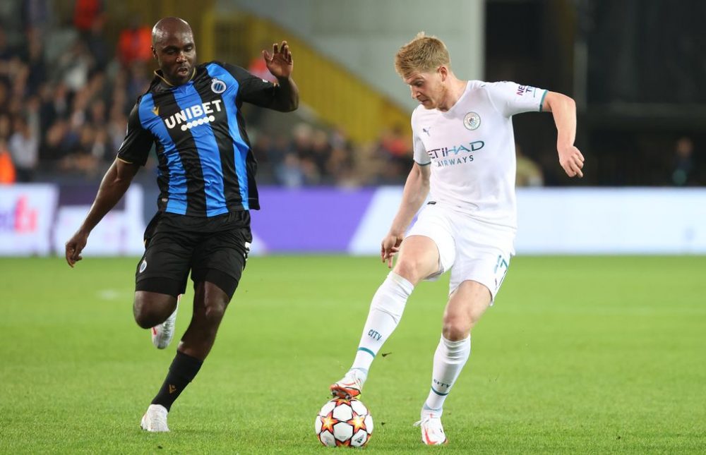 Club's Eder Balanta and Manchester City's Kevin De Bruyne fight for the ball during a game between Belgian soccer team Club Brugge and English club Manchester City, Tuesday 19 October 2021, in Brugge, Belgium, the third (out of six) in the Group A of the UEFA Champions League group stage. BELGA PHOTO VIRGINIE LEFOUR