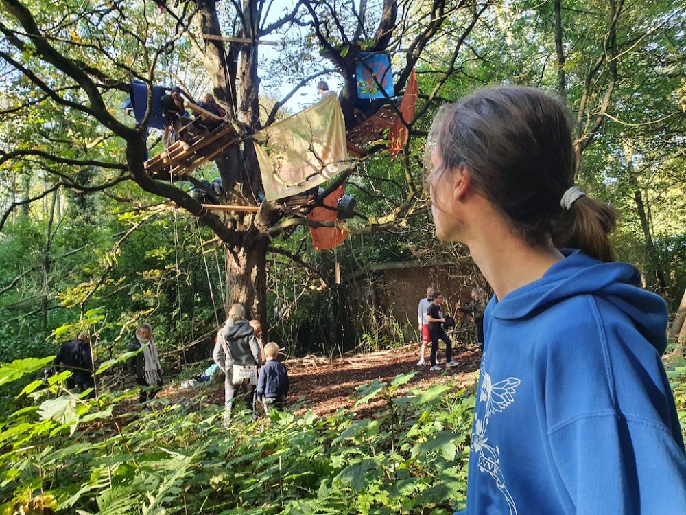 Aktivisten besetzen Wald an der UGent (Bild: Jonas D'Hollander/Belga)