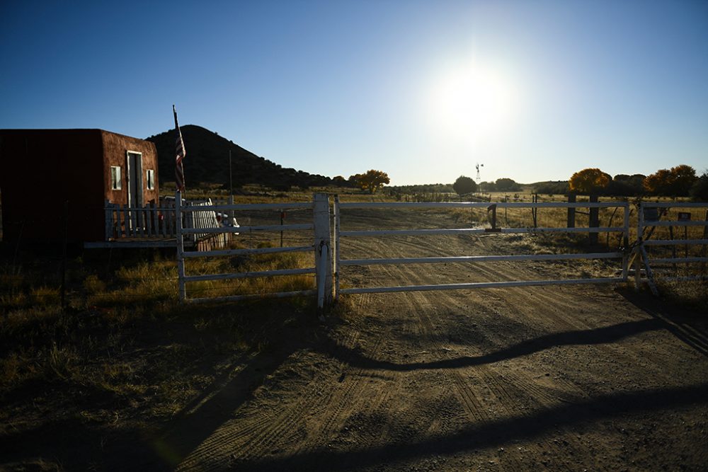 Einfahrt zur Bonanza Creek Ranch, dem Drehort des Westerns (Bild: Patrick T. Fallon/AFP)