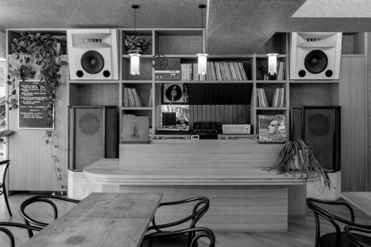 Hörbar l'Altitude in Brüssel